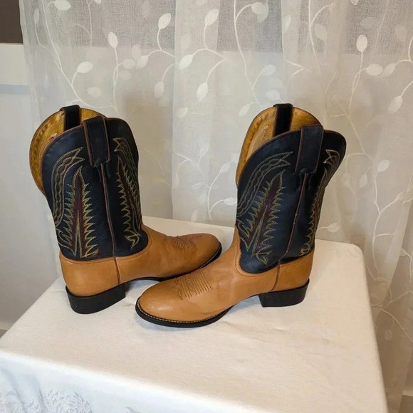 Tony Lama Vintage Leather Cowboy Boots, Tan/Black, Size 9 - Picture 5 of 12